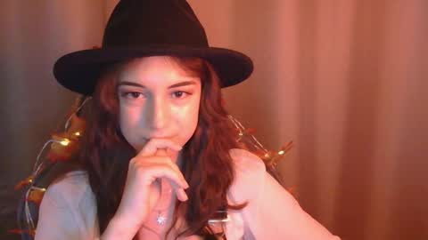 Una online show from 11/04/25, 01:54