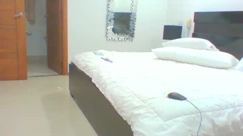 Snapshot of vergagolosa22 chatting on 10/09/25, 03:48 vergagolosa22 online show from 10/09/25, 03:48