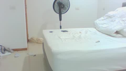 Snapshot of vergagolosa22 chatting on 10/28/25, 05:33 vergagolosa22 online show from 10/28/25, 05:33