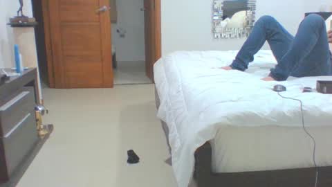 Snapshot of vergagolosa22 chatting on 11/01/25, 04:25 vergagolosa22 online show from 11/01/25, 04:25