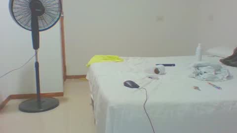 Snapshot of vergagolosa22 chatting on 11/10/25, 05:28 vergagolosa22 online show from 11/10/25, 05:28