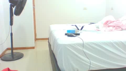 Snapshot of vergagolosa22 chatting on 11/16/25, 03:45 vergagolosa22 online show from 11/16/25, 03:45