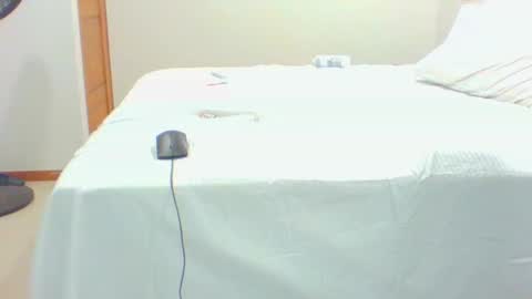 Snapshot of vergagolosa22 chatting on 11/23/25, 06:24 vergagolosa22 online show from 11/23/25, 06:24