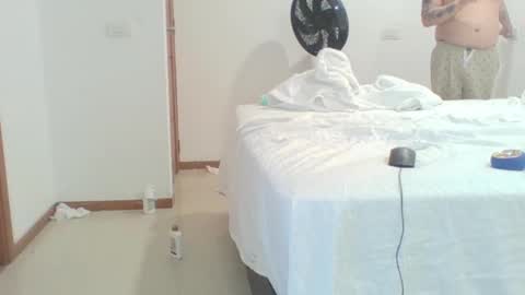 Snapshot of vergagolosa22 chatting on 11/30/25, 02:15 vergagolosa22 online show from 11/30/25, 02:15