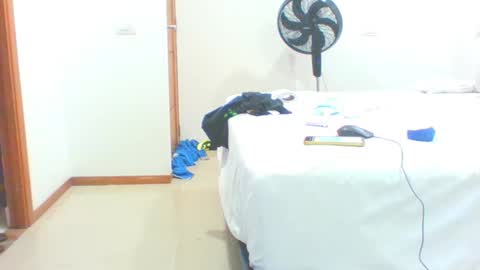 Snapshot of vergagolosa22 chatting on 12/04/25, 04:22 vergagolosa22 online show from 12/04/25, 04:22