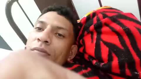 Snapshot of vergara914486 chatting on 10/06/25, 01:25 vergara914486 online show from 10/06/25, 01:25