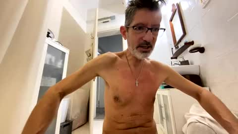 Snapshot of verifly chatting on 02/18/25, 09:43 Victor online show from 02/18/25, 09:43