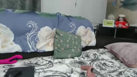 Veronika online show from 10/06/25, 01:03