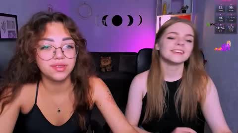 Snapshot of veronica_bubble chatting on 09/12/25, 05:40 Ronni online show from 09/12/25, 05:40