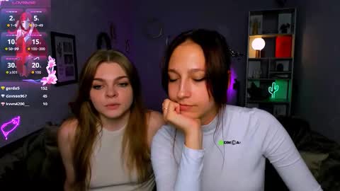 Snapshot of veronica_bubble chatting on 09/22/25, 07:27 Ronni online show from 09/22/25, 07:27