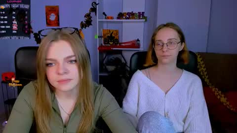 Snapshot of veronica_bubble chatting on 11/03/25, 08:10 Ronni online show from 11/03/25, 08:10