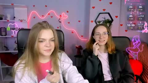 Snapshot of veronica_bubble chatting on 04/27/26, 07:23 Ronni online show from 04/27/26, 07:23