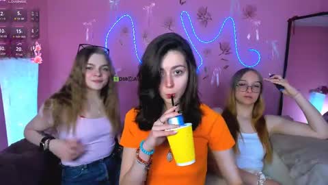 Snapshot of veronica_bubble chatting on 05/15/26, 07:21 Ronni online show from 05/15/26, 07:21