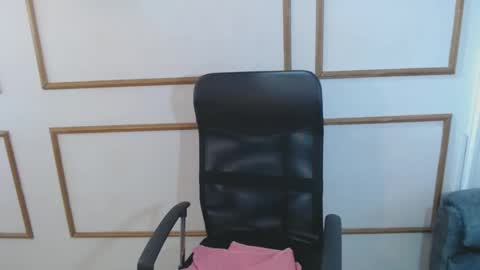 VERONICA online show from 11/13/25, 04:06