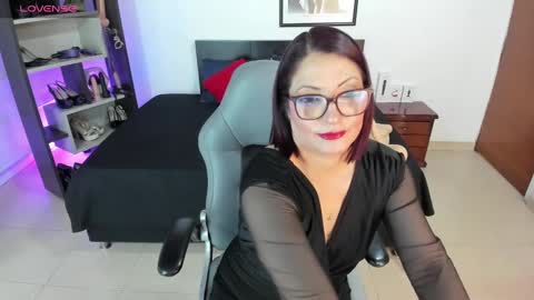 Snapshot of veronica_jacobss1 chatting on 02/09/25, 07:05 Vero Milf online show from 02/09/25, 07:05