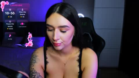 Veronica online show from 11/09/25, 09:02