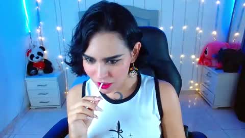 Snapshot of veronica_luar chatting on 10/21/25, 04:24 veronica_luar online show from 10/21/25, 04:24