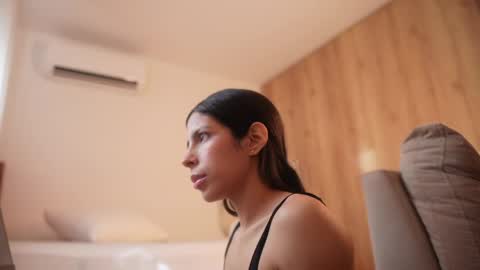 Veronica online show from 04/16/26, 01:34