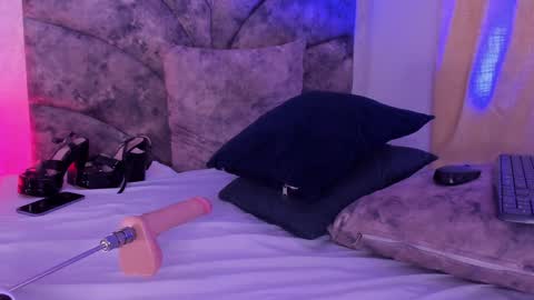 Veronica Olson online show from 02/02/25, 07:20