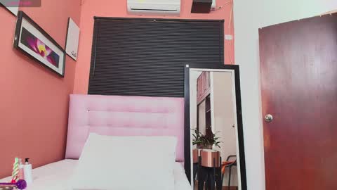 Veronica online show from 01/13/25, 12:24