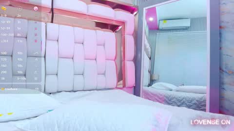 Veronica online show from 02/12/25, 03:27