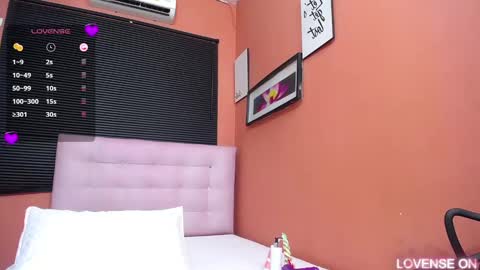 Veronica online show from 03/11/25, 03:56