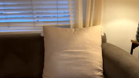 Snapshot of veronica_vaughn__ chatting on 12/23/24, 10:23 Veronica Vaughn online show from 12/23/24, 10:23
