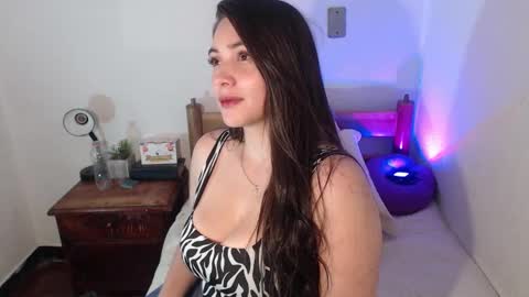 Veronica Rodriguez online show from 12/18/25, 07:25