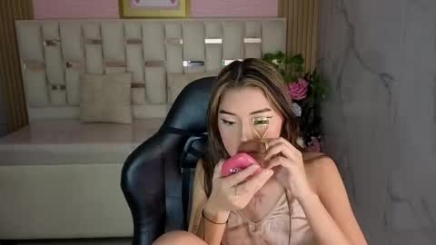 veronicaa_s online show from 05/16/26, 08:07