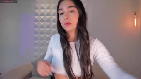 Snapshot of veronicablue1 chatting on 09/14/25, 11:09 Vero online show from 09/14/25, 11:09