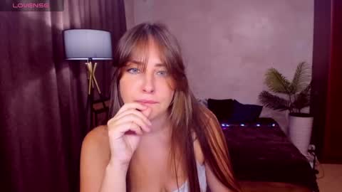 Snapshot of veronicafreman chatting on 07/23/26, 05:16 Veronica online show from 07/23/26, 05:16