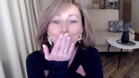 Helen online show from 01/17/25, 05:00