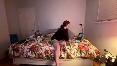 Snapshot of veronicalake chatting on 12/20/25, 01:02 Veronica Lake online show from 12/20/25, 01:02