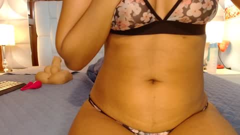 Snapshot of veronicarobles chatting on 12/19/24, 07:51 Veronica Robles online show from 12/19/24, 07:51