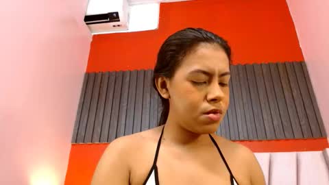 Snapshot of veronicarobles chatting on 11/21/25, 06:06 Veronica Robles online show from 11/21/25, 06:06