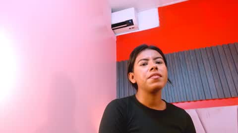 Snapshot of veronicarobles chatting on 06/22/26, 07:00 Veronica Robles online show from 06/22/26, 07:00