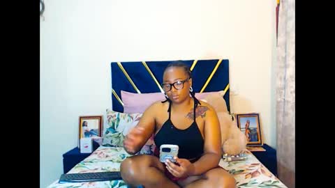 Snapshot of veronicarod1 chatting on 02/25/26, 01:48 veronicarod1 online show from 02/25/26, 01:48