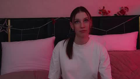 Veronica online show from 12/22/25, 06:21