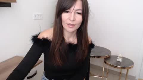 Snapshot of veronik_shy chatting on 11/10/25, 10:14 veronik_shy online show from 11/10/25, 10:14