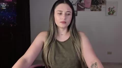 Snapshot of veronika__winslow_ chatting on 06/28/26, 04:29 Vero online show from 06/28/26, 04:29