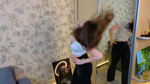 Hello im Verdginia online show from 06/04/26, 04:35
