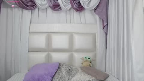 Vernica online show from 09/26/25, 12:47