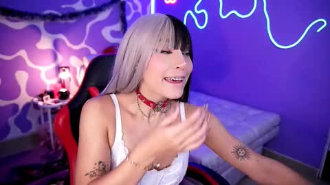 Snapshot of verosmit1 chatting on 11/30/25, 11:42 online show from 11/30/25, 11:42