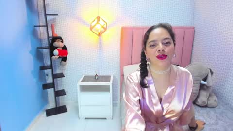 Snapshot of verostone1 chatting on 09/19/25, 03:30 VEROS online show from 09/19/25, 03:30