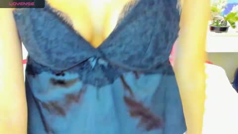 Snapshot of verrasweet4u chatting on 02/10/26, 02:26 VerraSweet4u online show from 02/10/26, 02:26