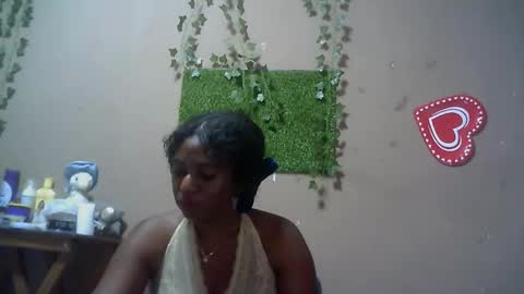 verronique1511 online show from 12/04/25, 07:00