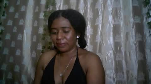 Snapshot of verronique1511 chatting on 06/07/26, 06:39 verronique1511 online show from 06/07/26, 06:39