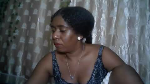Snapshot of verronique1511 chatting on 06/08/26, 02:23 verronique1511 online show from 06/08/26, 02:23
