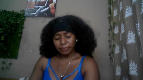 Snapshot of verronique1511 chatting on 06/13/26, 05:27 verronique1511 online show from 06/13/26, 05:27
