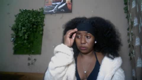 Snapshot of verronique1511 chatting on 06/13/26, 07:23 verronique1511 online show from 06/13/26, 07:23